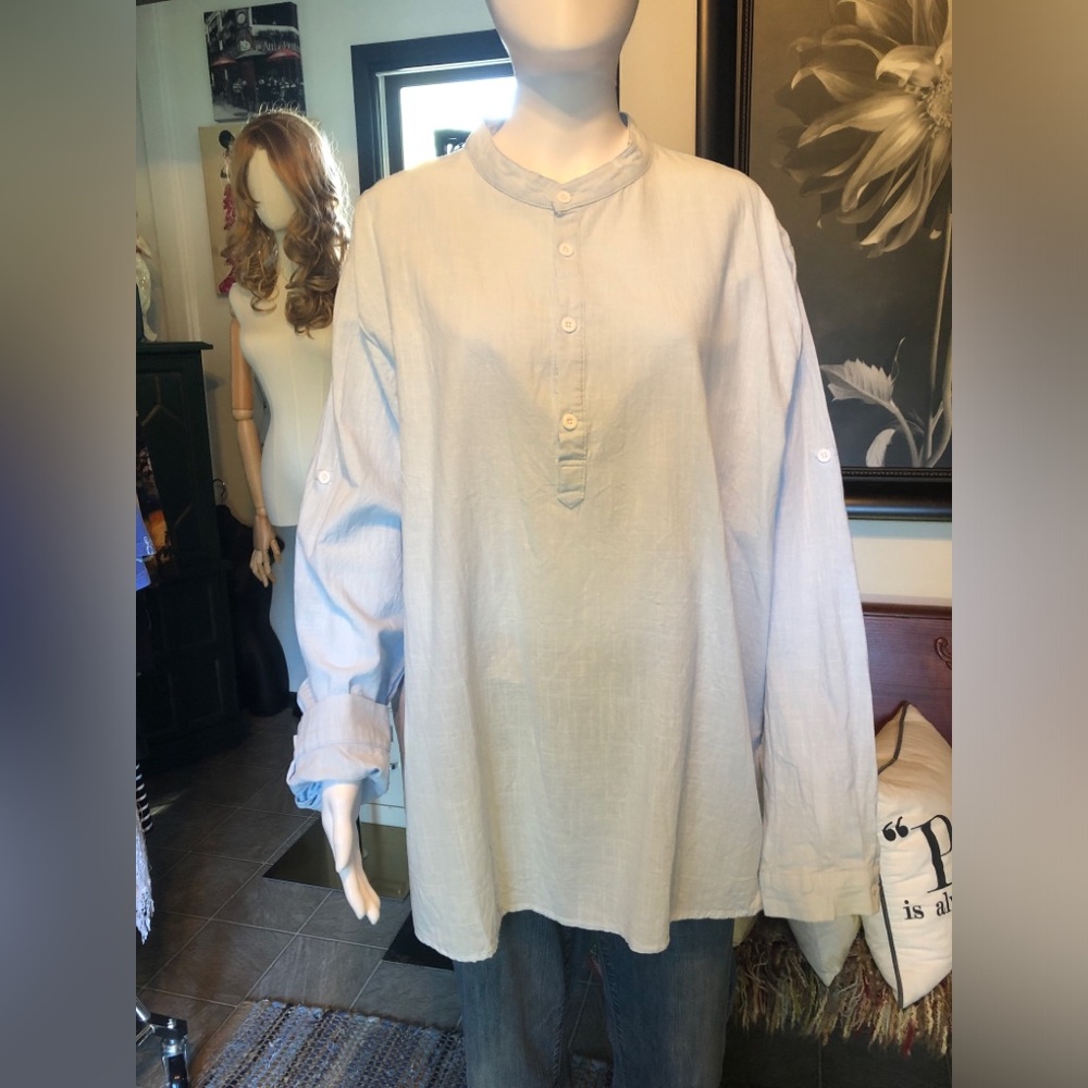Light Blue Mandarin-Collar UNISEX Linen Shirt
Size 3XL
Like new condition